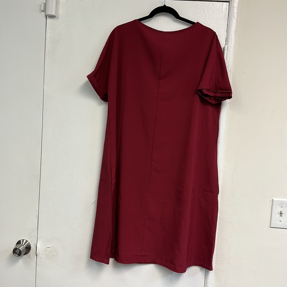 Plus size burgundy red dress size 5X fits size 2X new in excellent condition - Picture 2 of 2